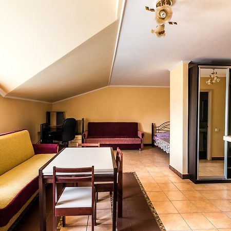 Inter Hotel Ternopil Kültér fotó