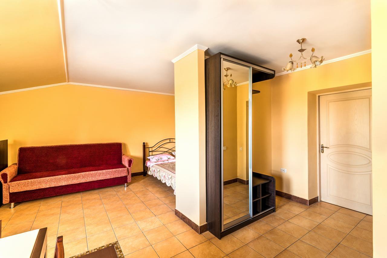 Inter Hotel Ternopil Kültér fotó