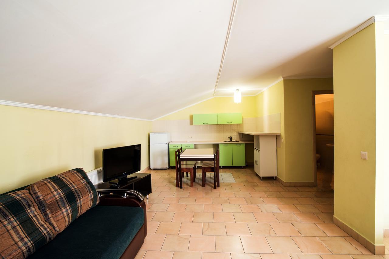 Inter Hotel Ternopil Kültér fotó