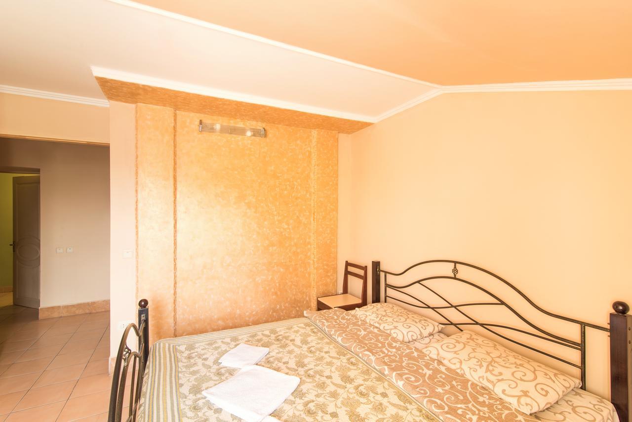 Inter Hotel Ternopil Kültér fotó